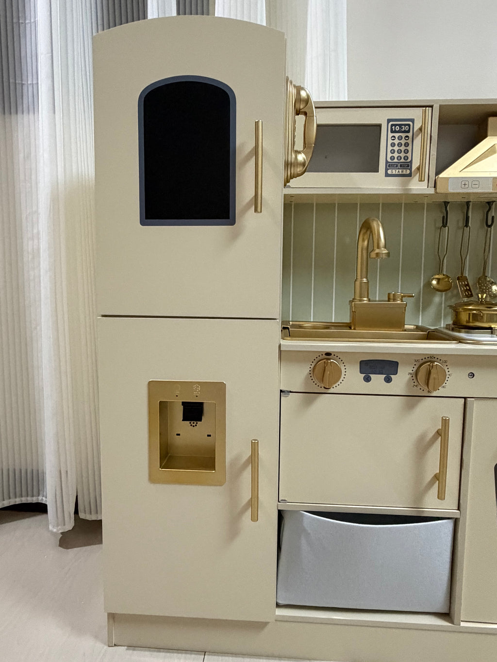 Modern Luxe Kitchen 1
