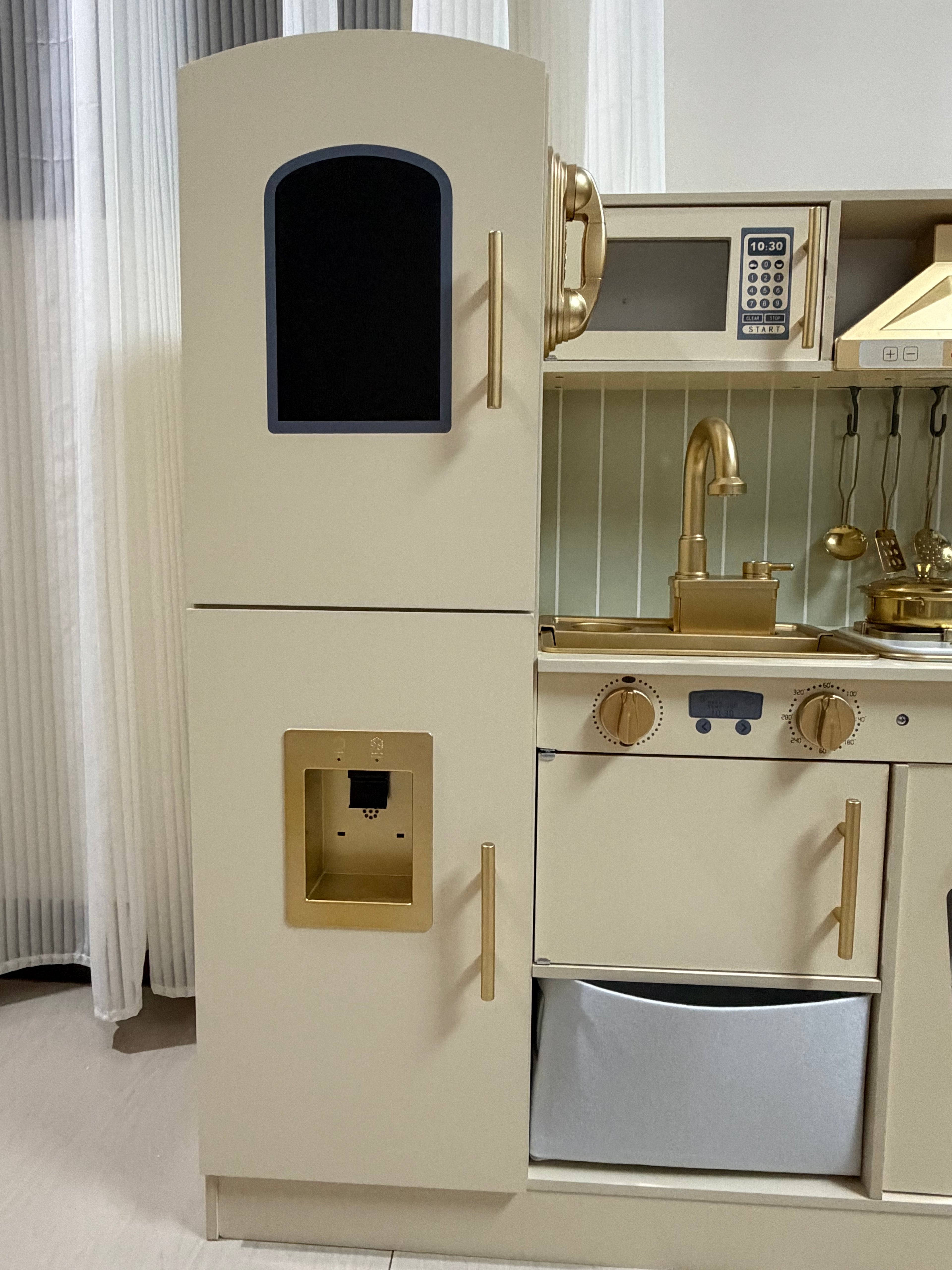 Modern Luxe Kitchen 1