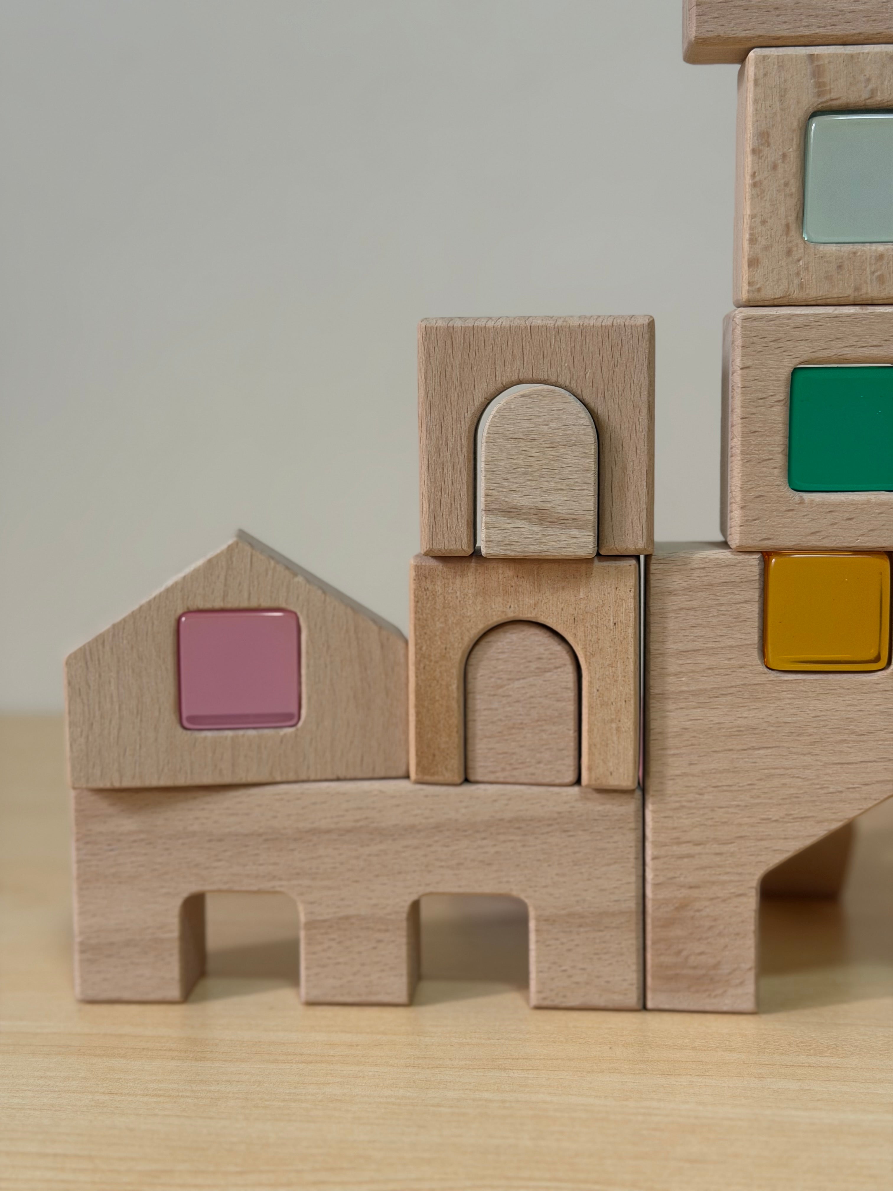 CASTLE WITH LUCITE CUBES