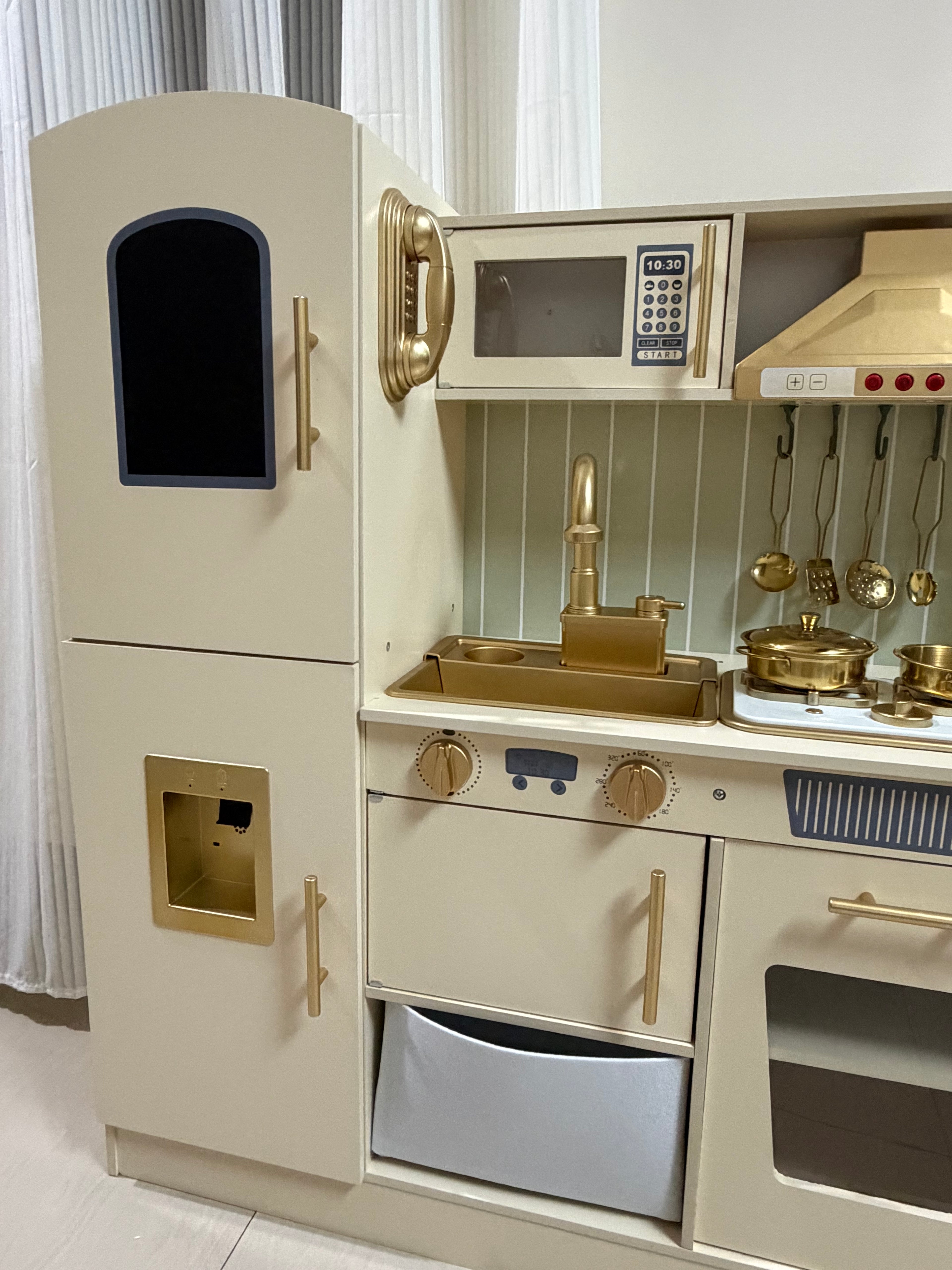 Modern Luxe Kitchen 1