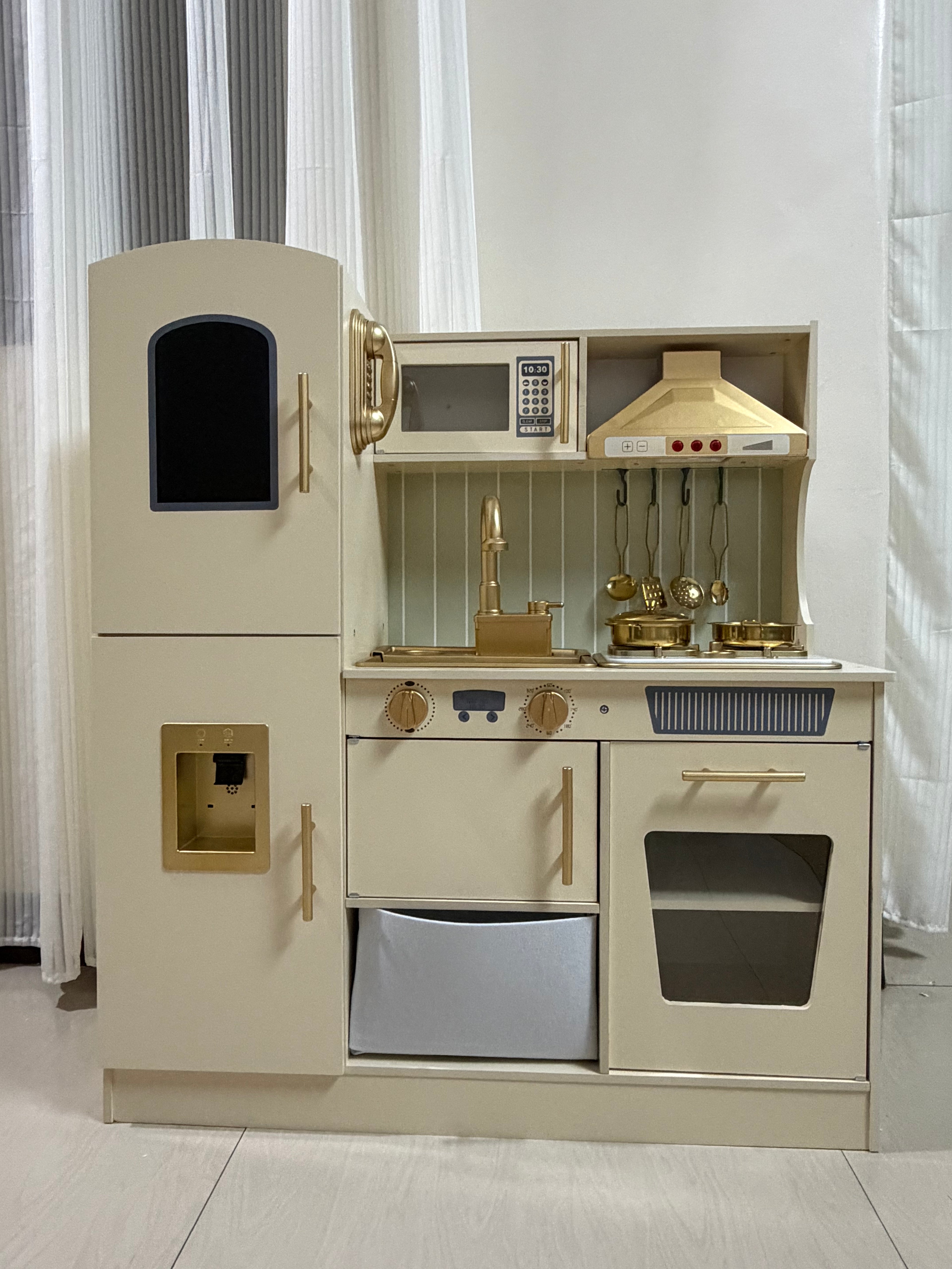 Modern Luxe Kitchen 1