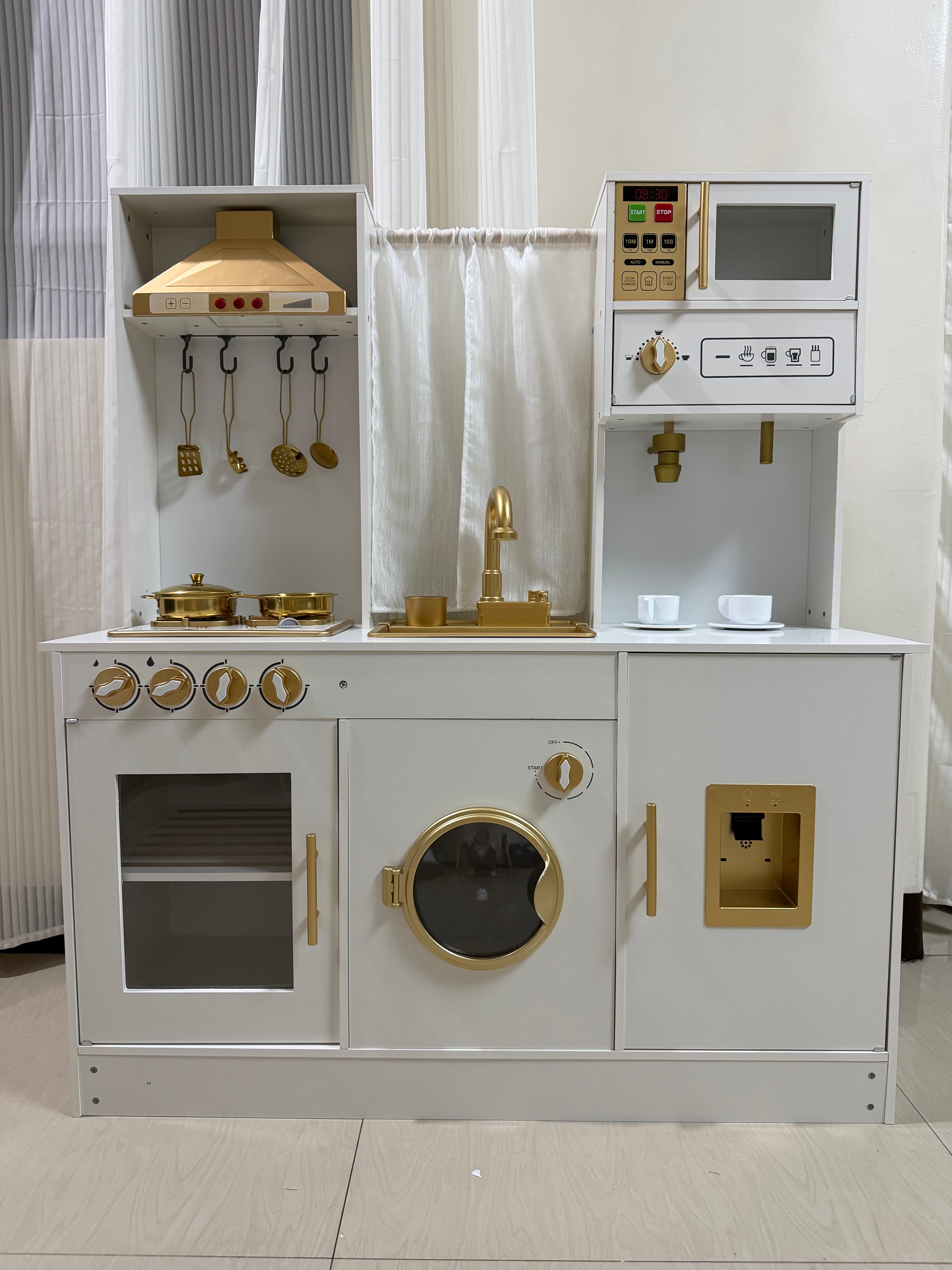 Modern Luxe Kitchen 2