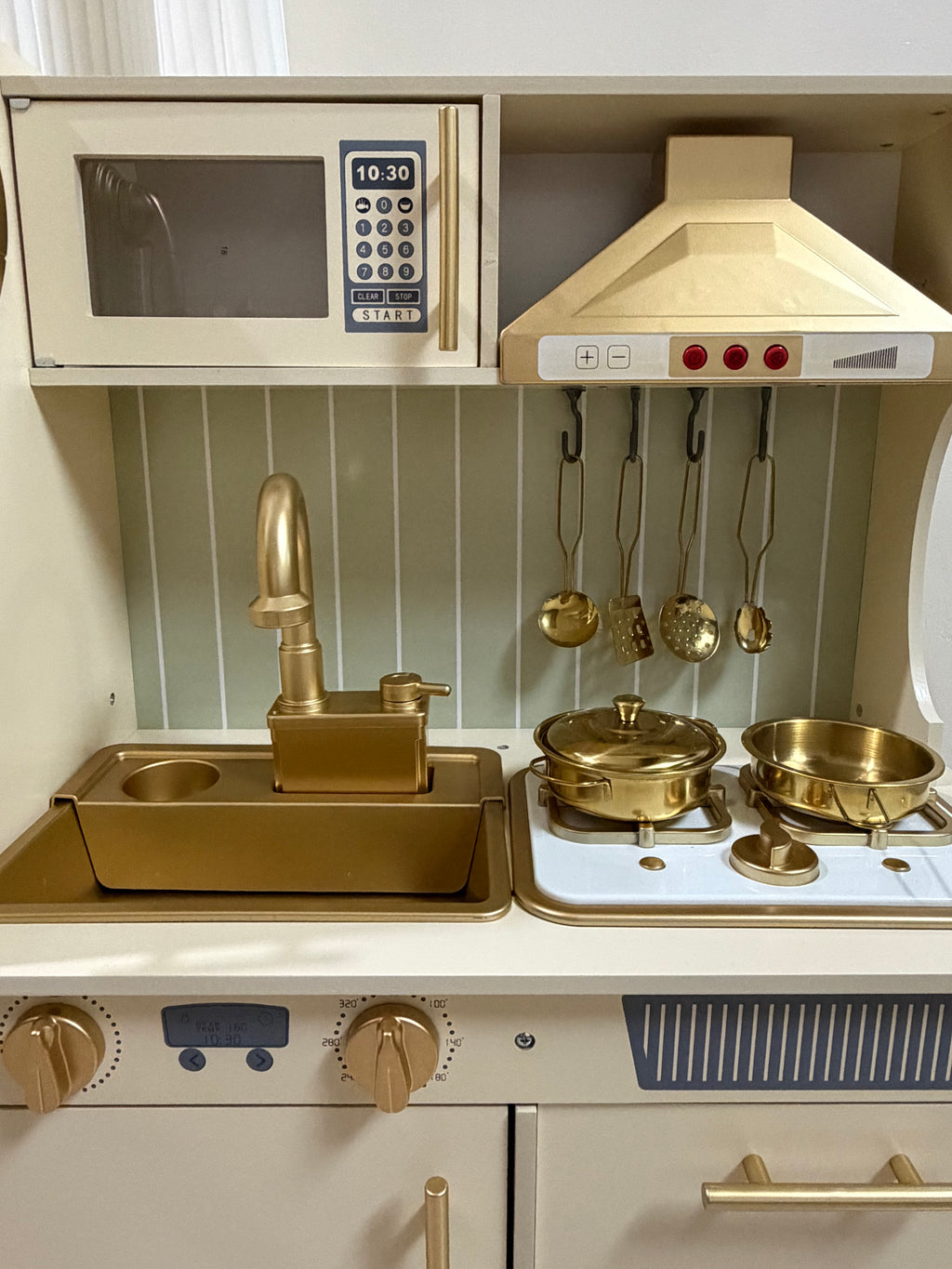Modern Luxe Kitchen 1