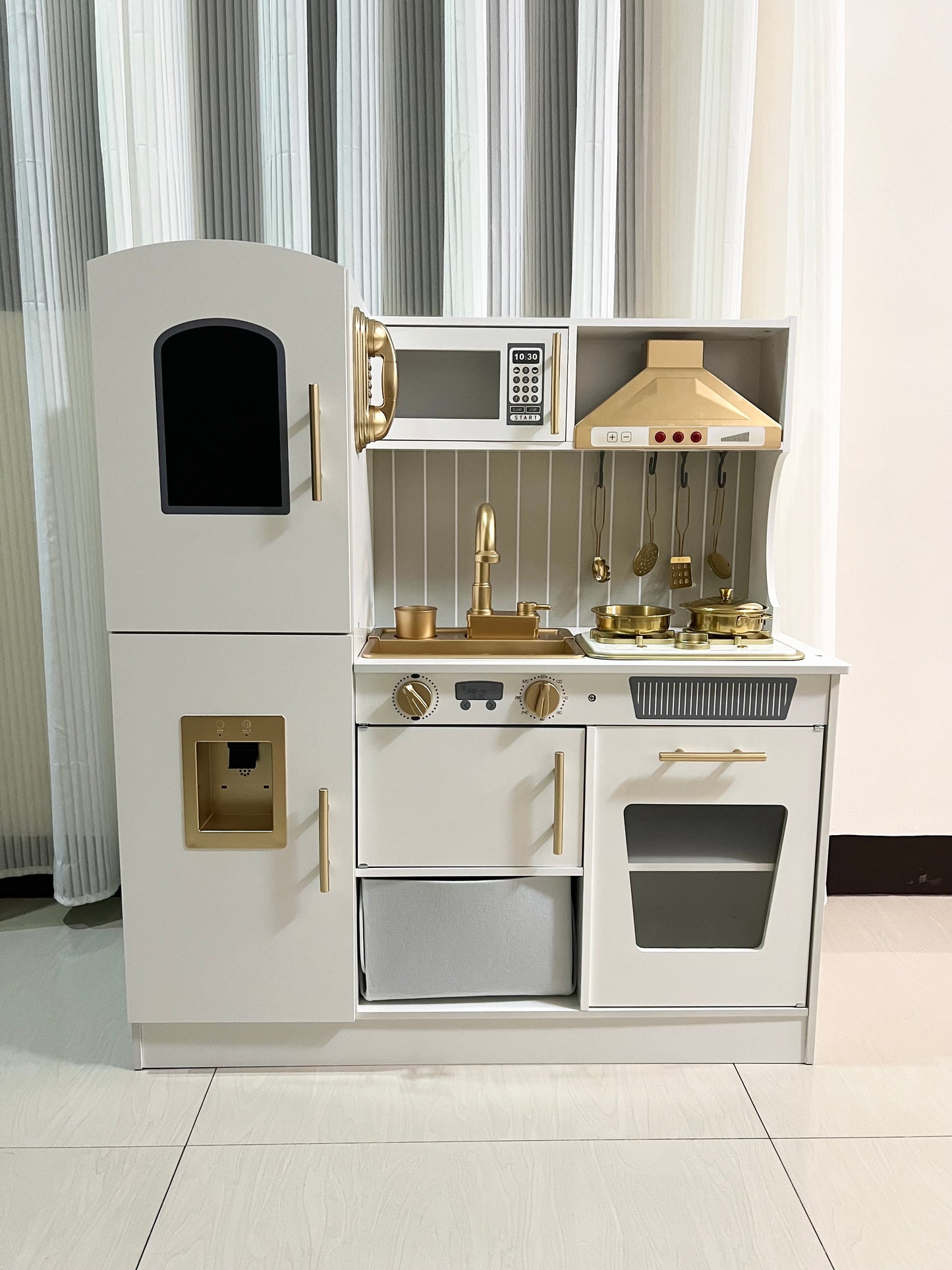 MODERN LUXE KITCHEN 1