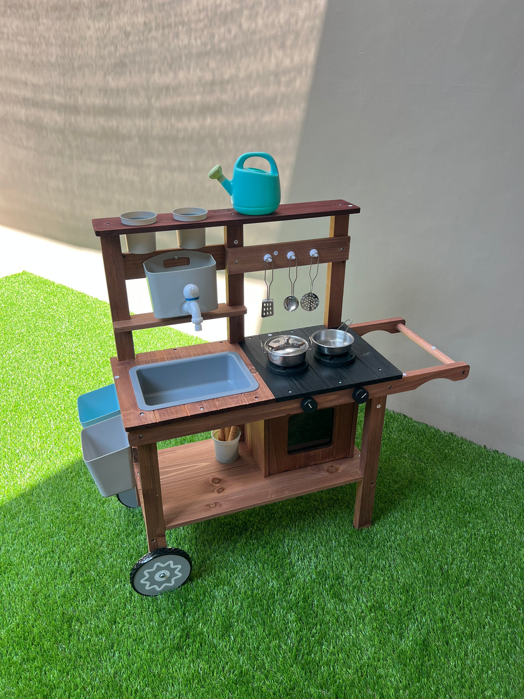 Outdoor Mud Kitchen