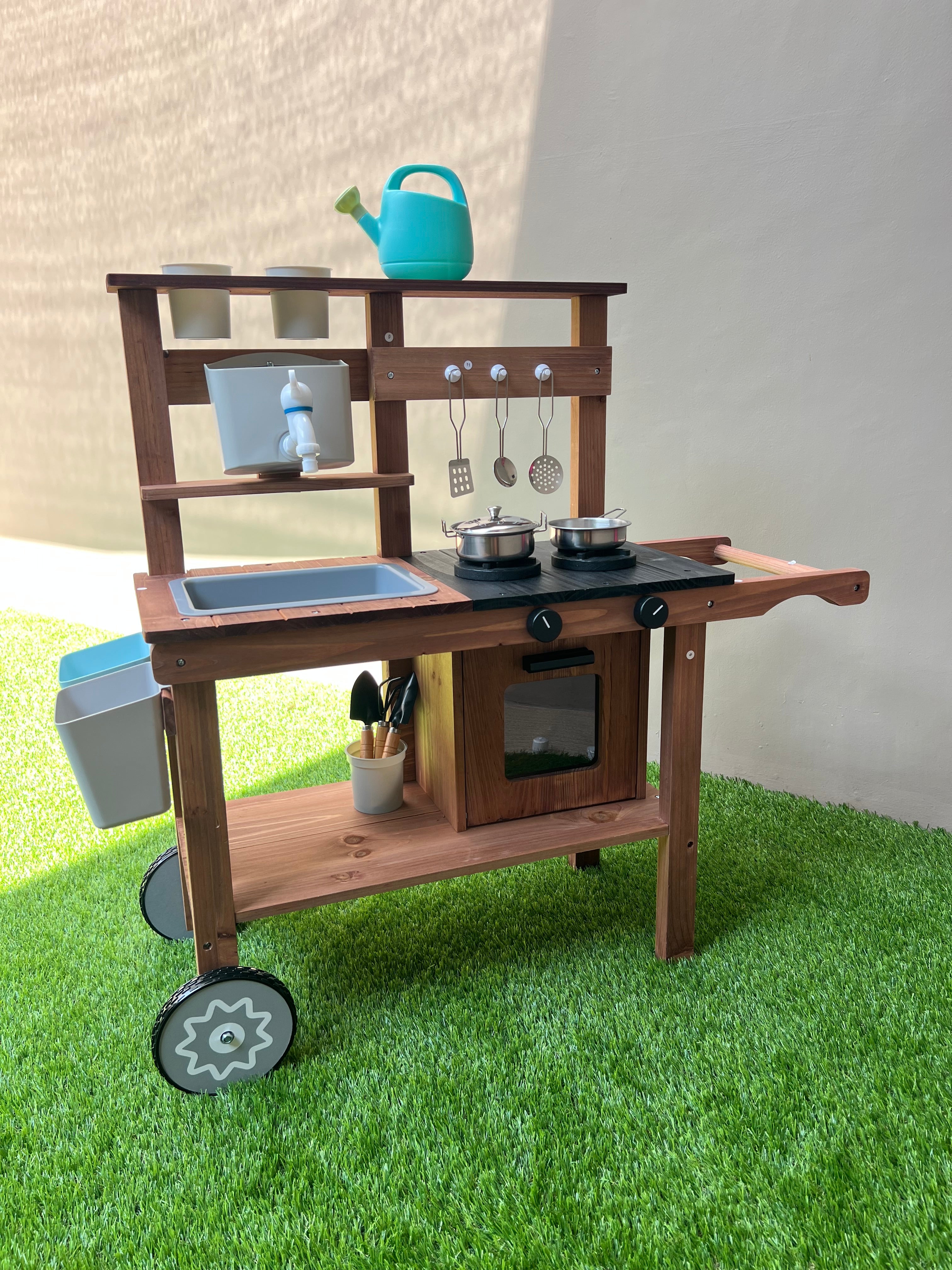 Outdoor Mud Kitchen